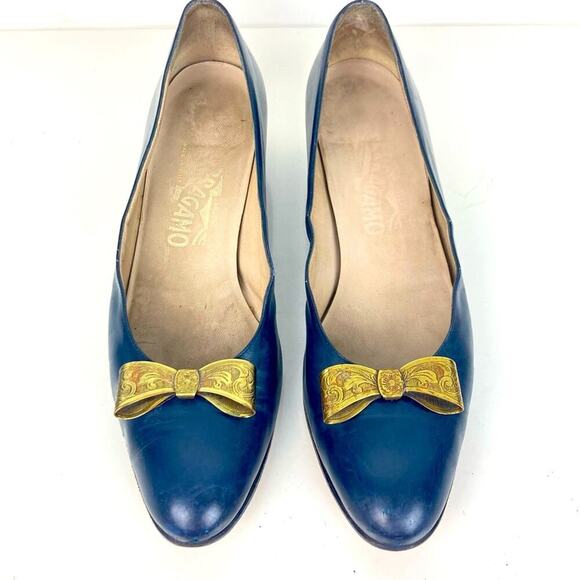 FERRAGAMO Vintage Navy Blue Leather Shoes Heels Brass Bows - Size 8.5 AAAA - Picture 4 of 10